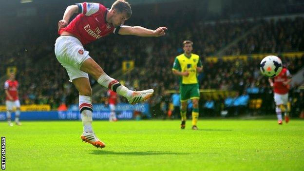 Aaron Ramsey shoots