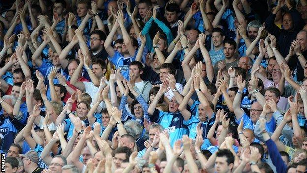 Wycombe Wanderers fans