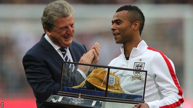 Roy Hodgson presents Ashley Cole with 100th cap