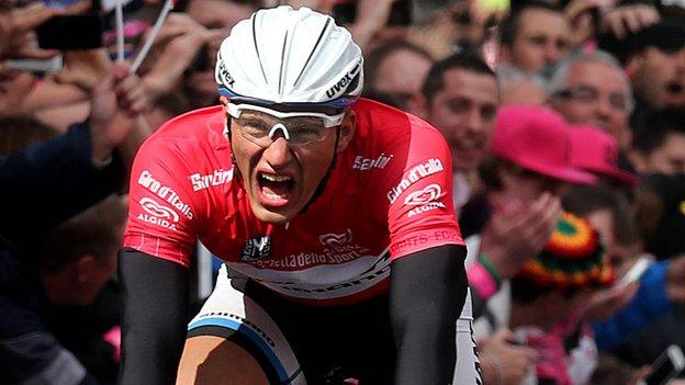 Marcel Kittel crosses the line to take his second straight stage win at the Giro d'Italia in Dublin on Sunday