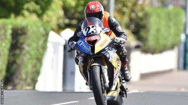 Franck Petricola in action in North West 200 Superstock practice before his crash