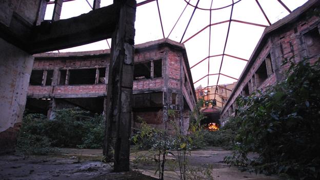 An urban explorer captures the abandoned North Street Arcade in 2009