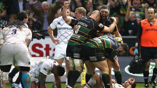 Tom Wood celebrates his late try for Northampton Saints