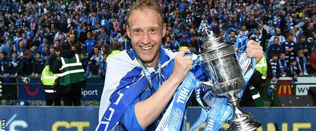 St Johnstone defender Steven Anderson with the Scottish Cup