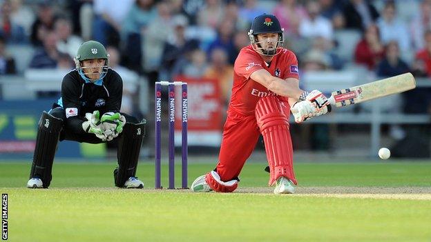 Lancashire's Paul Horton reverse sweeps against Worcestershire