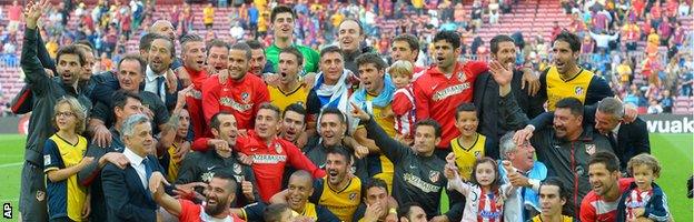 Atletico Madrid were given a standing ovation by the Barcelona fans after being crowned Spanish champions at the Nou Camp