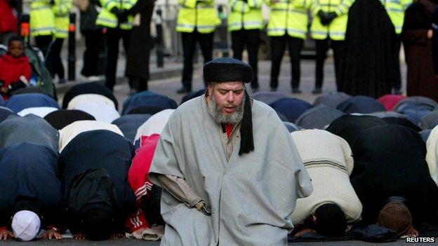 Abu Hamza outside Finsbury Park mosque