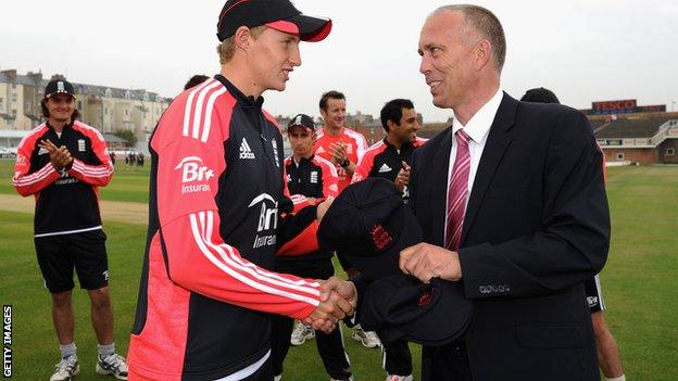 James Whitaker awards England cap to Joe Root (l)