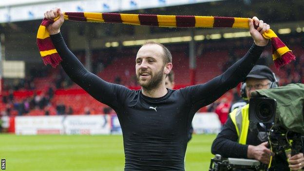 Striker James McFadden