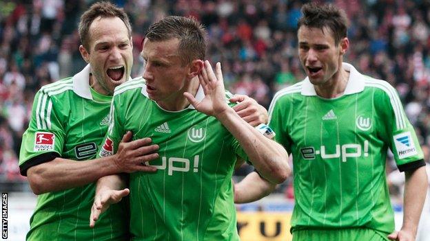 Olic celebrates a goal