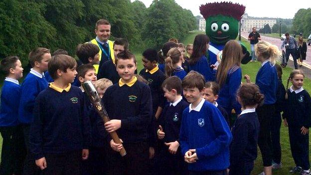 School children in front of Stormont