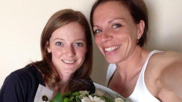 Helen Richardson-Walsh & Kate Richardson-Walsh selfie posted on Twitter