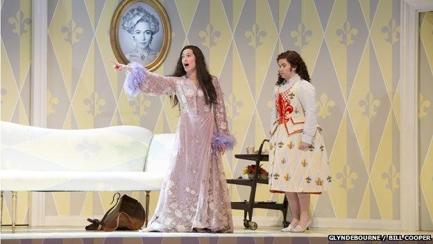 Tara Erraught and Kate Royal in Der Rosenkavalier