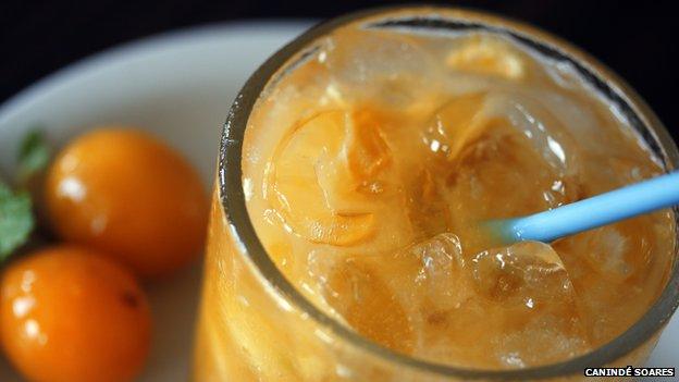 A glass of caipiroska