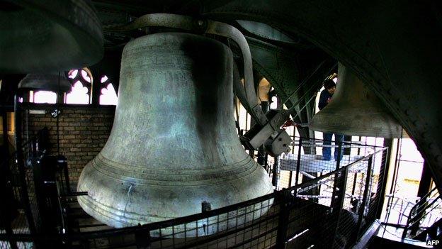 Big Ben and its hammer