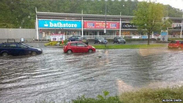 Flash flooding affected roads in Cardiff causing problems for traffic