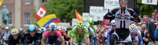 Marcel Kittel wins stage two