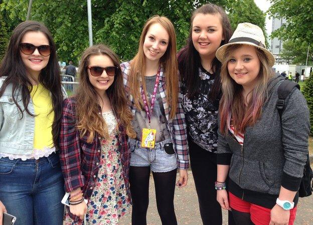 Hannah, 18, Charlie, 16, Joanna 18, Robin 16, Danielle 16