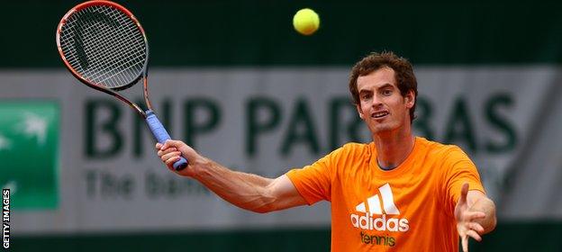 Andy Murray practices at the French Open