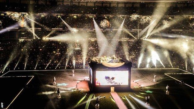 Real Madrid players celebrate at the Bernabeu