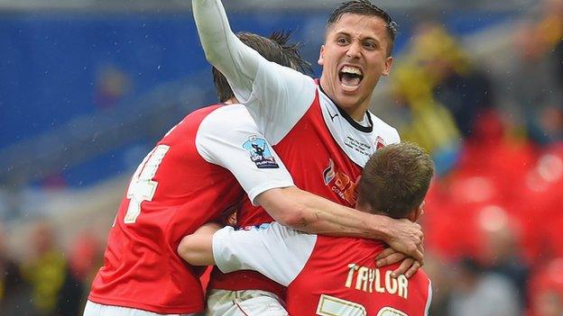 Fleetwood celebrate promotion