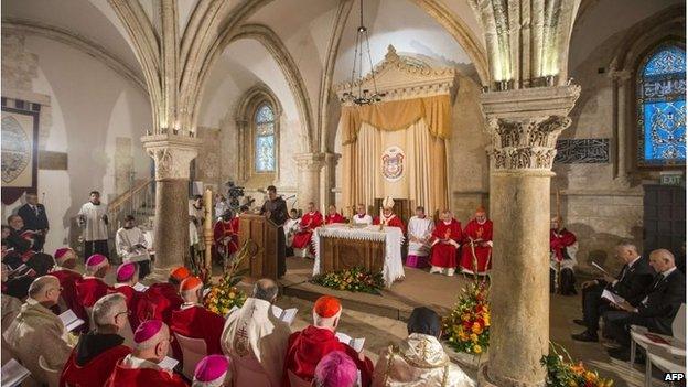 Pope Francis holds mass in the Cenacle or Upper Room in Jerusalem's Old City (26 May 2014)