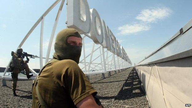 Pro-Russia militants, Donetsk airport, 26 May