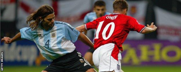 Mauricio Pochettino and Michael Owen