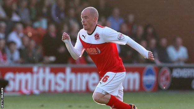 Iain Hume