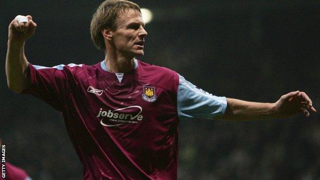 Teddy Sheringham as a West Ham player