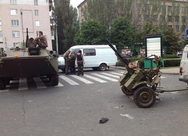 Militants in Donetsk, 29 May