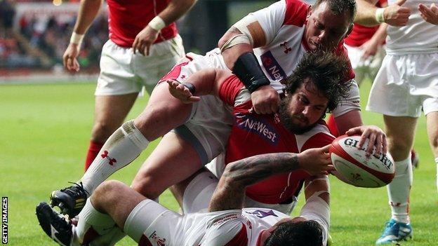 Scott Baldwin goes over for Wales Probables