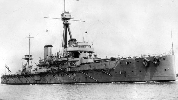 1909: British warship HMS Dreadnought