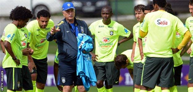 Scolari and team