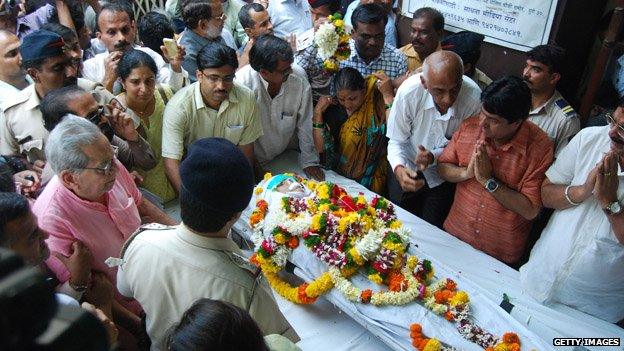 Dabholkar's coffin