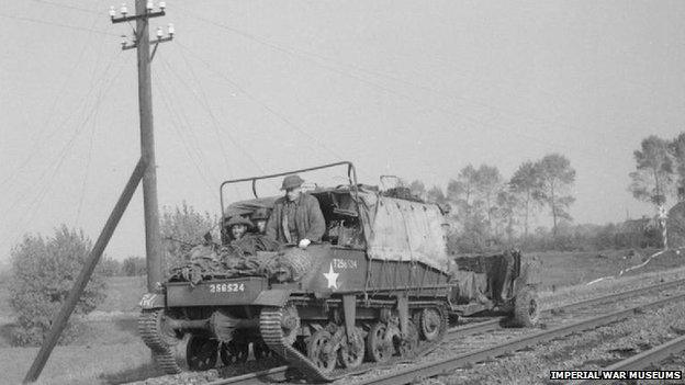 Forces from 53rd (Welsh) Infantry at s-Hertogenbosch, October 1944