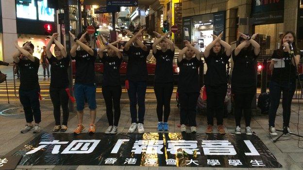 Street performers in Hong Kong