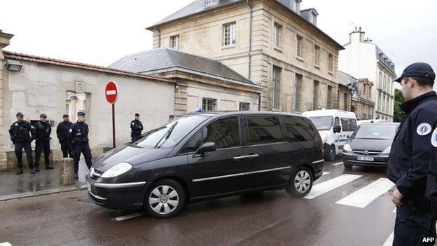 Suspect Mehdi Nemmouche arrives for appeal hearing at Versailles appeal court (4 June)