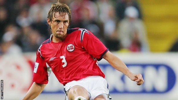 Vidar Riseth playing for Norway