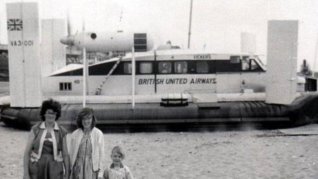 Rhyl hovercraft (Pic: Anthony Moss)