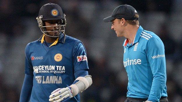 Sri Lanka captain Angelo Mathews and England wicketkeeper Jos Buttler