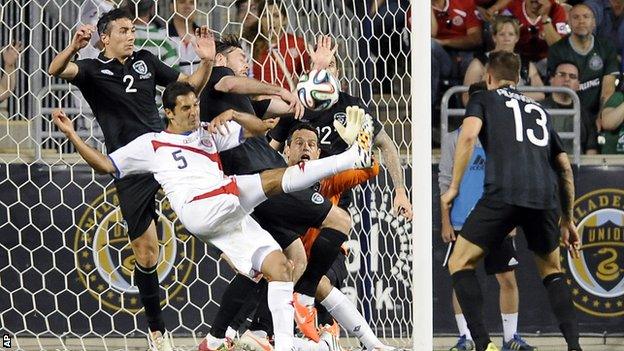 Celso Borges, Stephen Kelly, Richard Keogh and David Forde battle for the ball in Costa Rica's draw with the Republic of Ireland