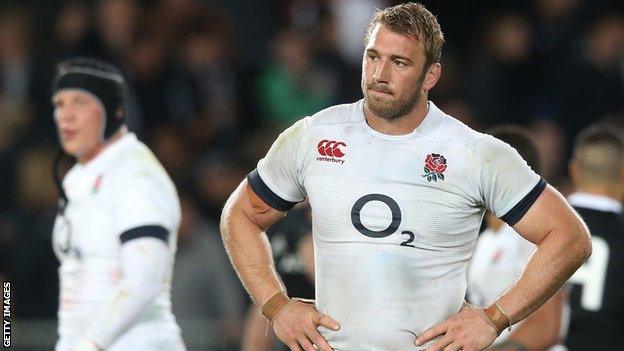 England captain Chris Robshaw looks dejected after the final whistle