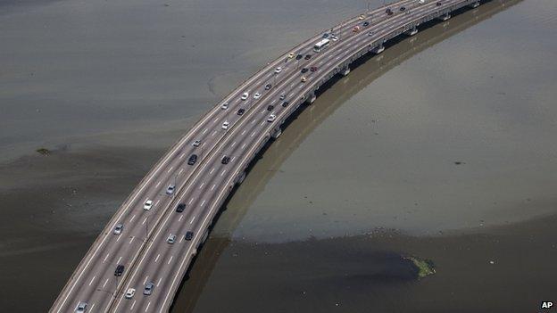 Guanabara Bay, road to the airport