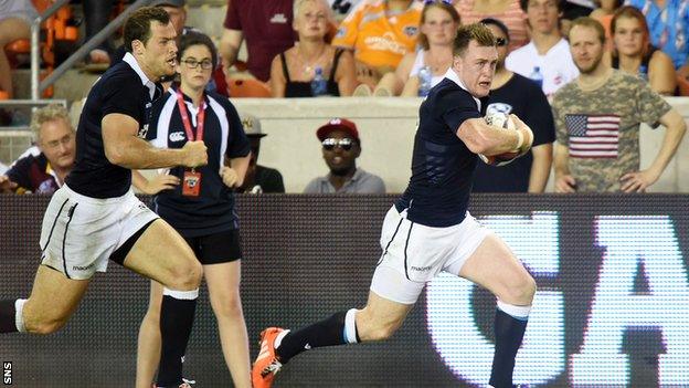 Stuart Hogg scores a try for Scotland against USA