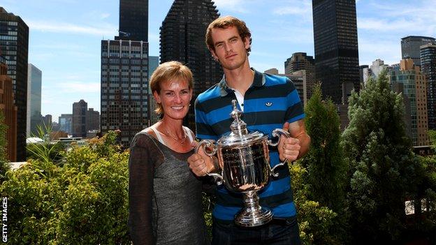 Andy Murray with his mother Judy and the US Open trophy