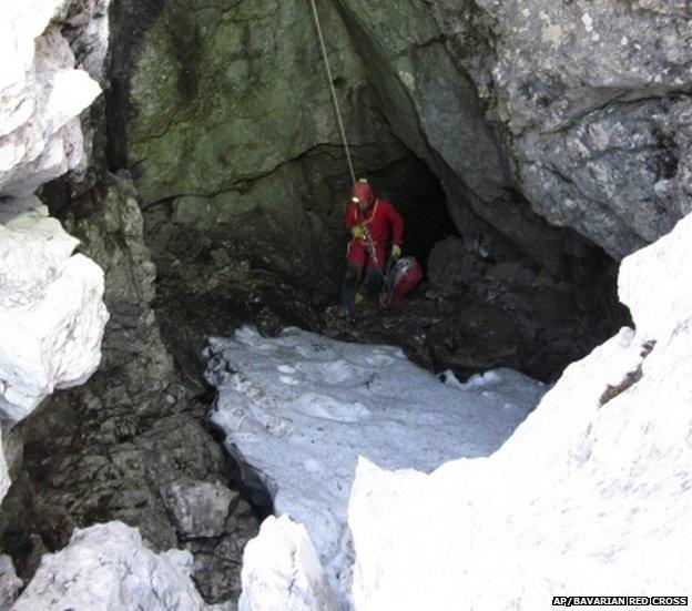 Rescuer enters cave near Berchtesgaden