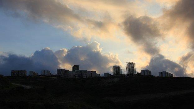 Ciudad Caribia at dusk