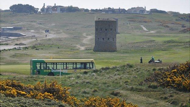 Guernsey bus at L'Ancresse Common