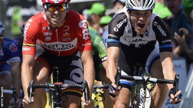 Nikias Arndt (right) wins stage three from Kris Boeckmans